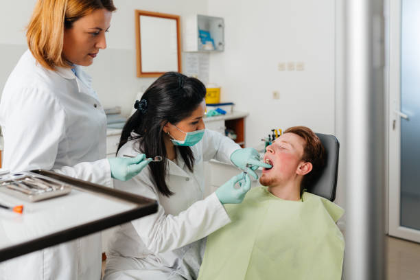 Best Emergency Tooth Extraction in Lake Bluff, IL